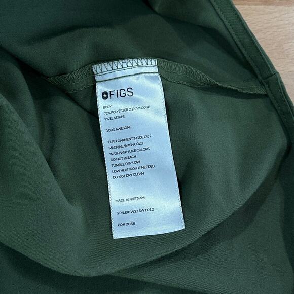 Figs Kitale Maternity Scrub Top Rare Color Moss
size Small - Picture 5 of 5